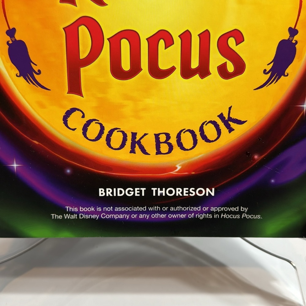 THE UNOFFICIAL HOCUS POCUS COOKBOOK - Picture 2 of 5